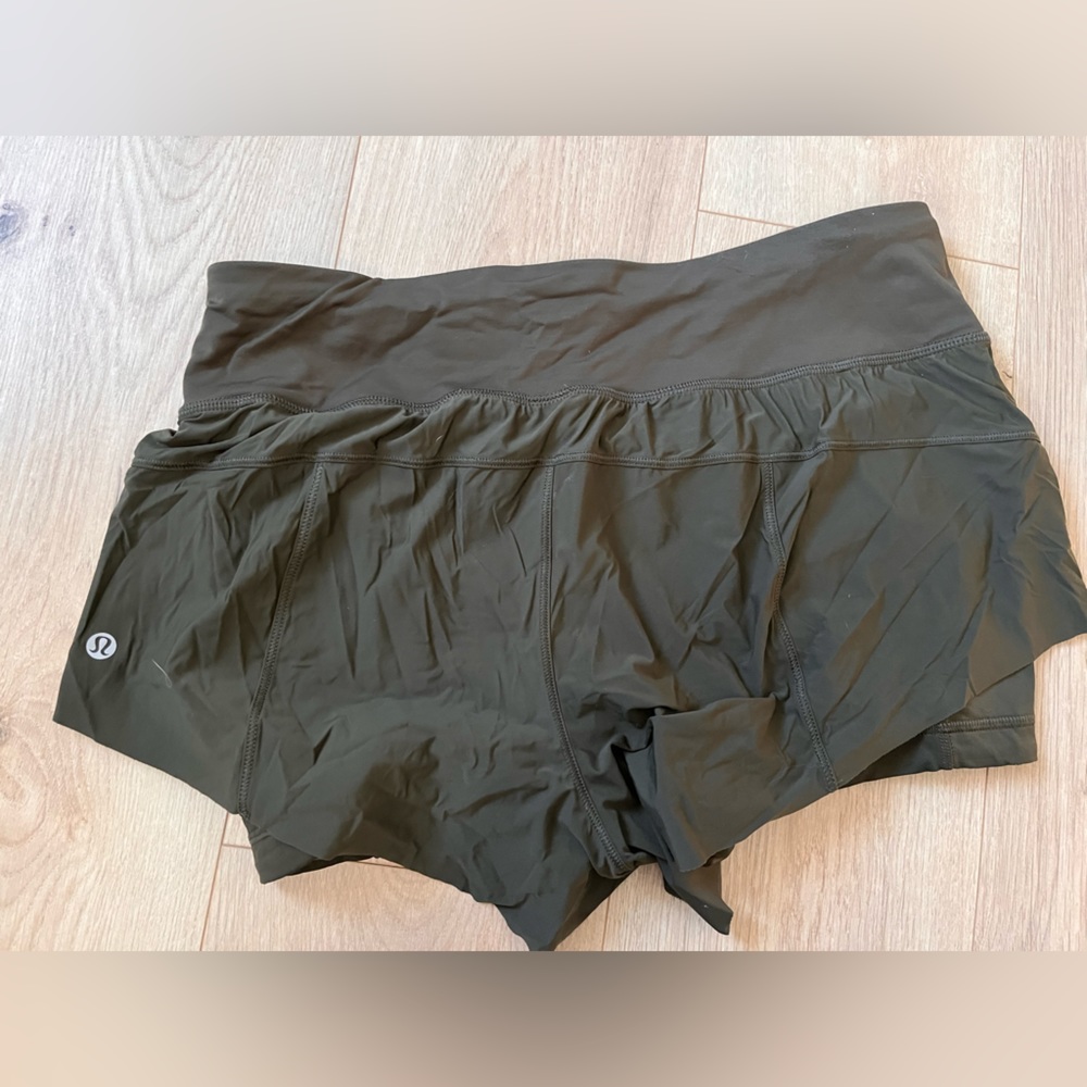 Hunter green Lululemon raw edge skort skirt/ Short tennis